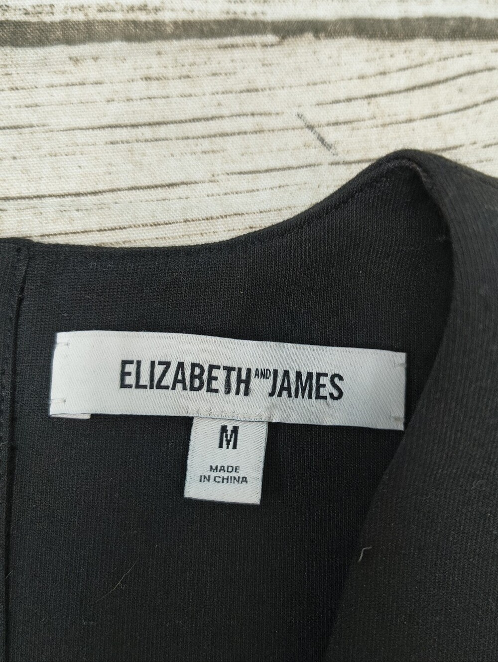 ELIZABETH AND JAMES Black Crop Top - Size Medium - Picture 2 of 8